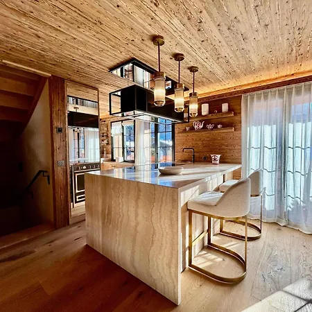Cozy 3-bedroom In The Heart Of *