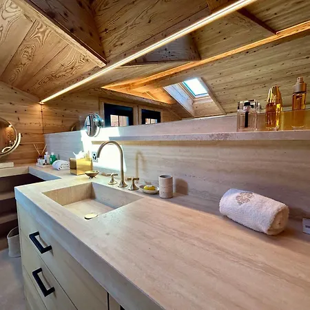 Cozy 3-bedroom In The Heart Of *