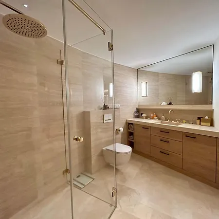 Вилла Cozy 3-bedroom In The Heart Of *