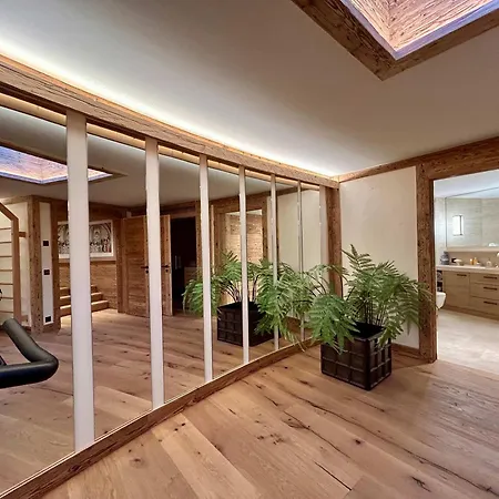 Вилла Cozy 3-bedroom In The Heart Of *