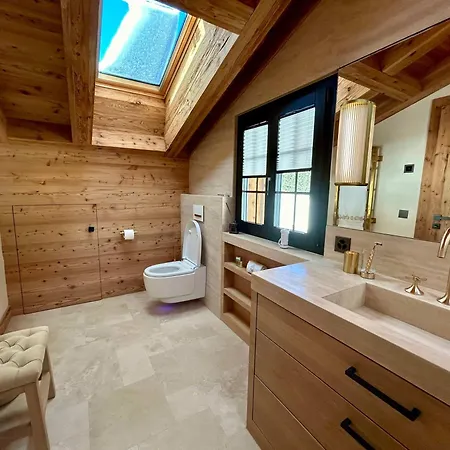Cozy 3-bedroom In The Heart Of Гштад